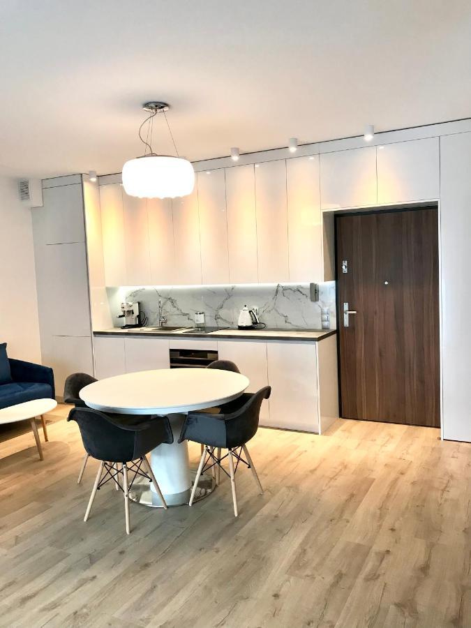 פוגורזליצה Apartament Rodzinny Z Duzym Tarasem מראה חיצוני תמונה